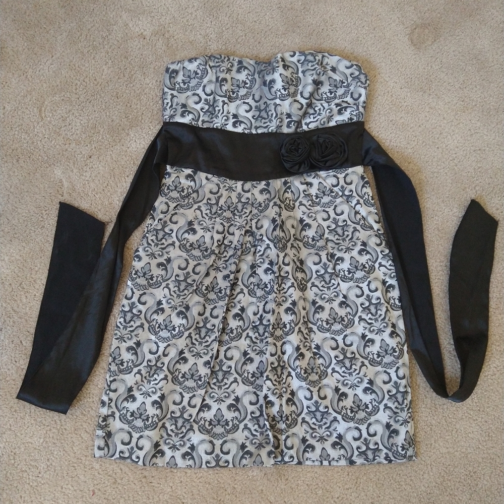 Short dress